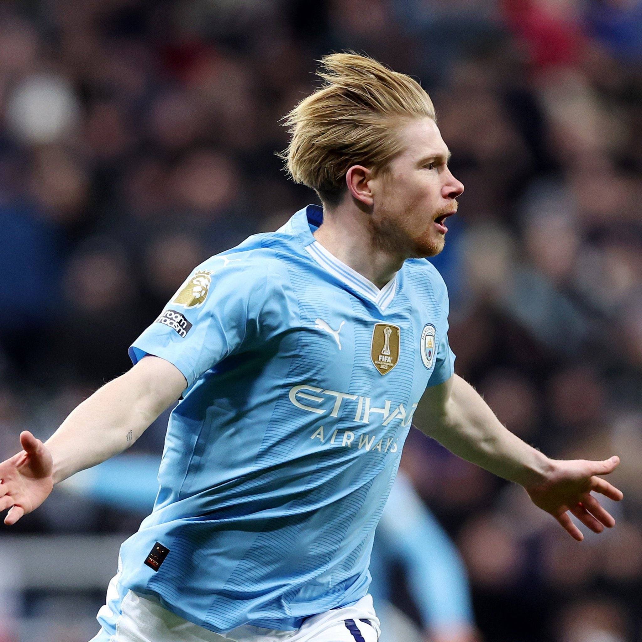 篮球湖人球星时隔两周复出，全场掌声雷动